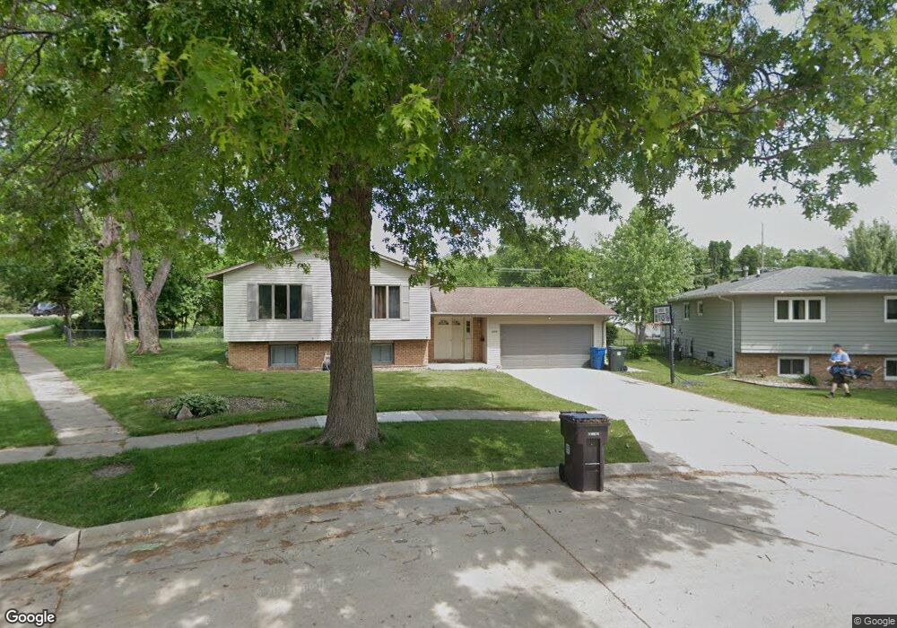 1609 W 5th St, Cedar Falls, IA 50613 - photo 1