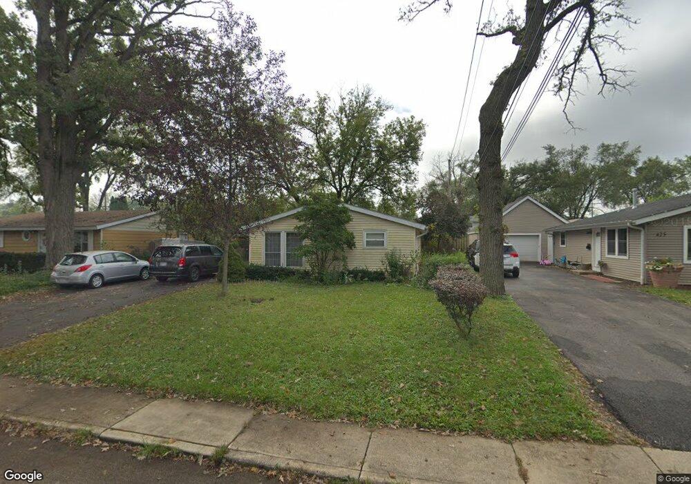 423 Blackhawk Ave, Carpentersville, IL 60110 - photo 1