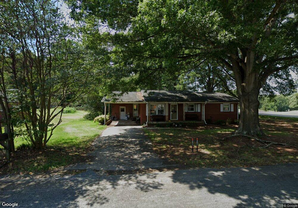2021 Townview Dr, Kannapolis, NC 28081 - photo 1