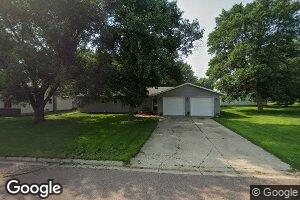 405 W Iowa Ave, George, IA 51237