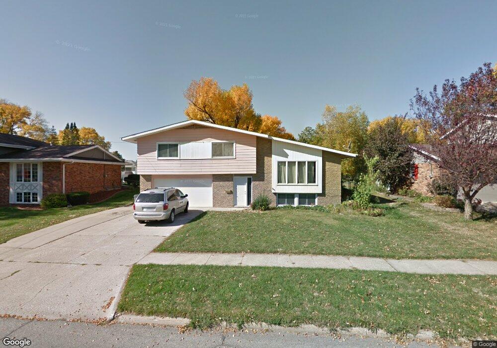 505 E 17th St N, Newton, IA 50208 - photo 1