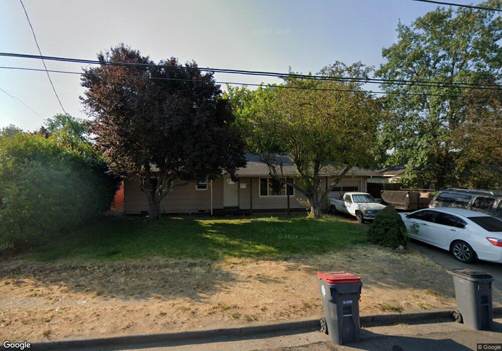 260 Bush St, Central Point, OR 97502 - photo 1