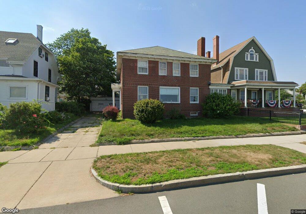 125 Lynn Shore Dr, Lynn, MA 01902 - photo 1