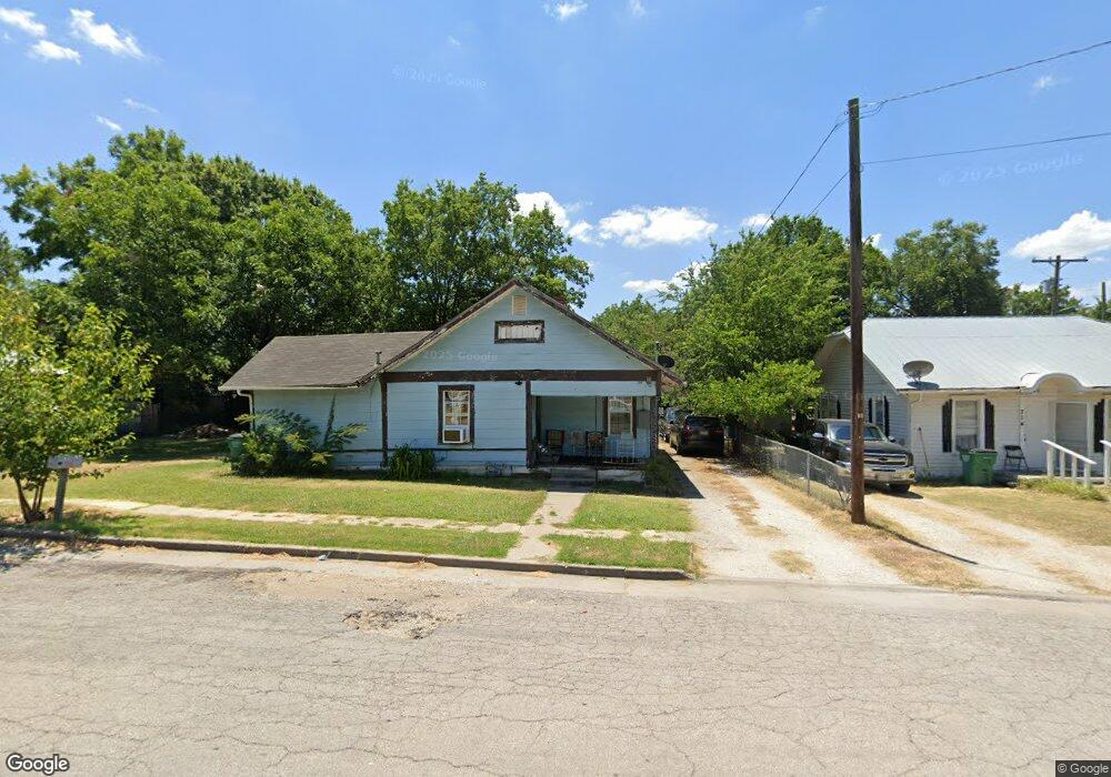 708 Harvey St, Gainesville, TX 76240 - photo 1