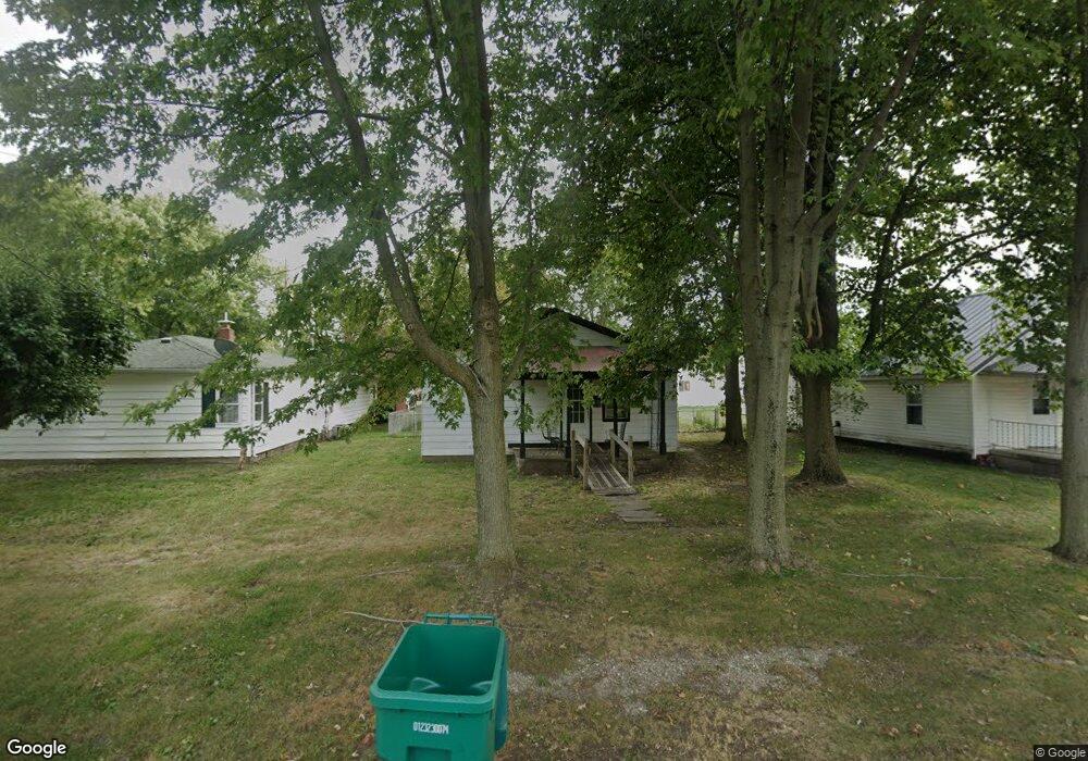 905 Piatt Ave, Mattoon, IL 61938 - photo 1