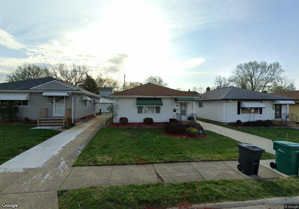 5041 Arch St, Maple Heights, OH 44137 - photo 1