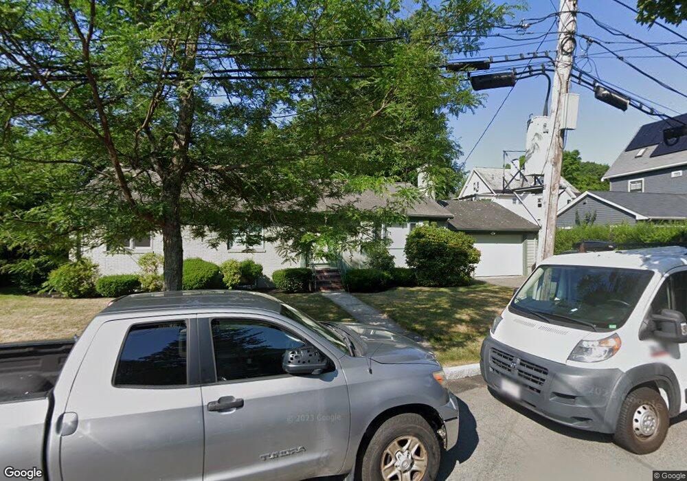 11 Cushing St, Newton Highlands, MA 02461 - photo 1