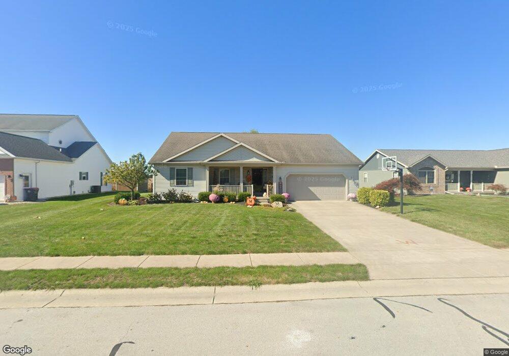 1821 Rosewood Dr, Wapakoneta, OH 45895 - photo 1