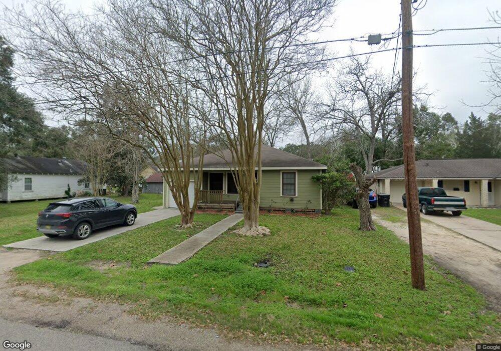 408 W Dumble St, Alvin, TX 77511 - photo 1