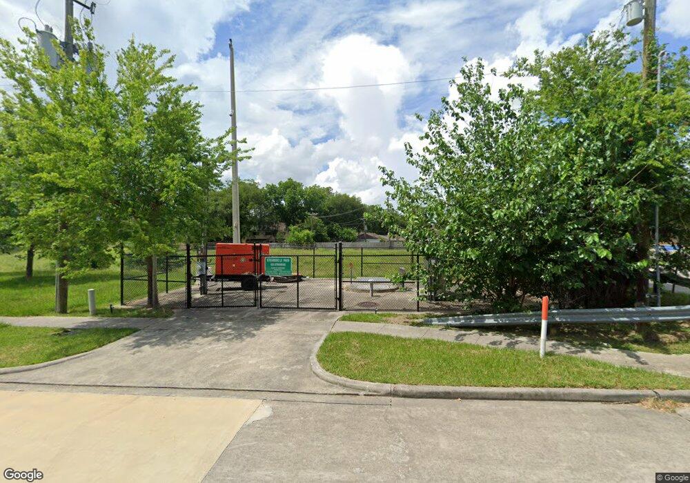 7659 Streamside Dr, Houston, TX 77088 - photo 1