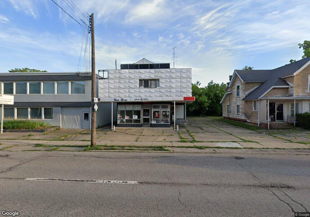 312 W Court St, Flint, MI 48502 - photo 1