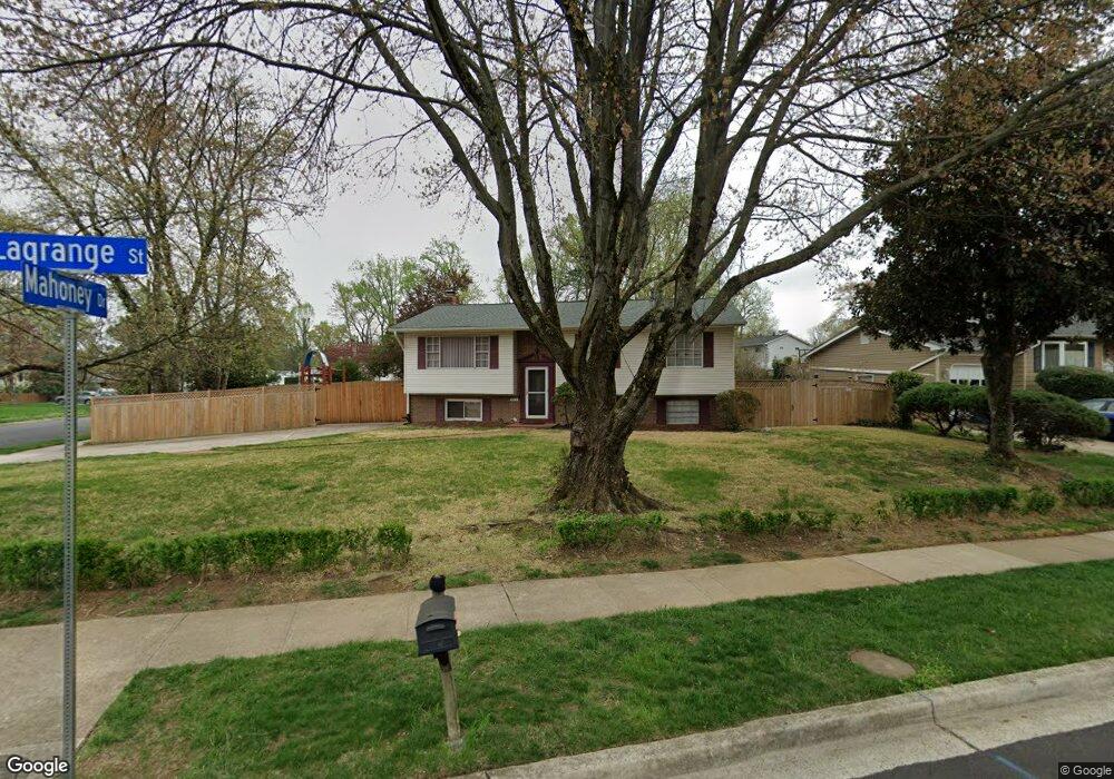 8618 Lagrange St, Lorton, VA 22079 - photo 1