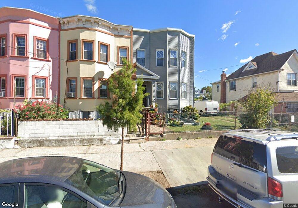 10315 168th Place, Jamaica, NY 11433 - photo 1