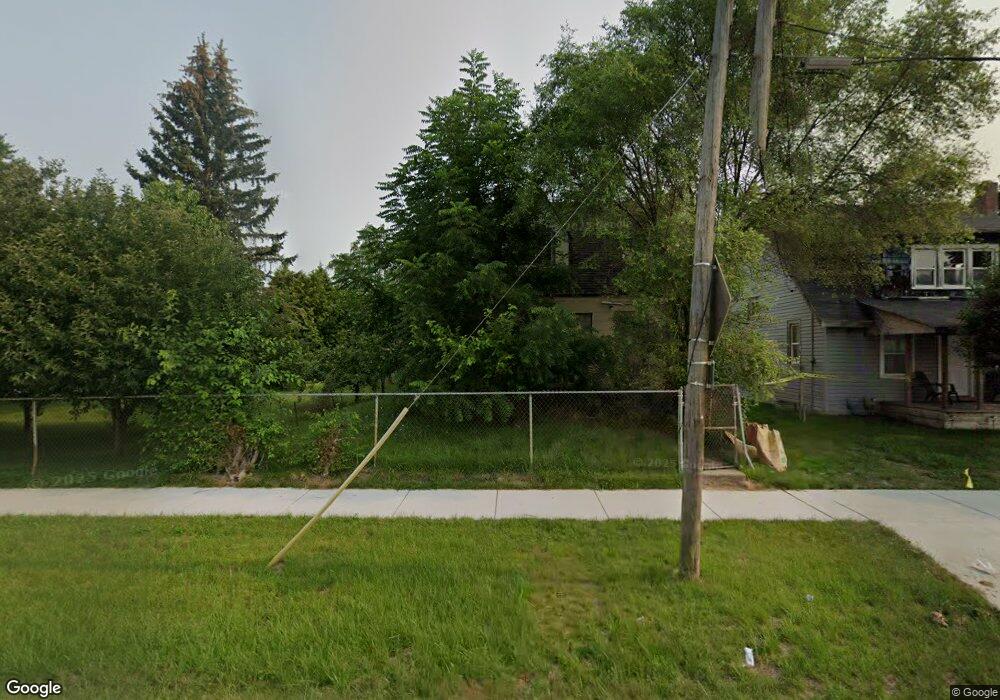 746 W Atherton Rd, Flint, MI 48507 - photo 1