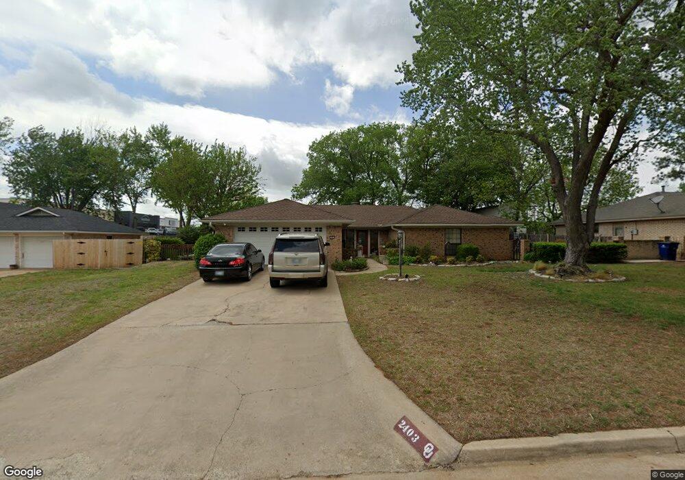 2403 W Club Rd, Duncan, OK 73533 - photo 1