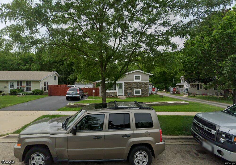 435 Tulsa Ave, Carpentersville, IL 60110 - photo 1