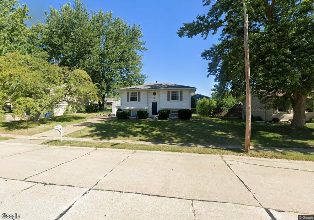 1628 Hitching Post Ln, Davenport, IA 52806 - photo 1