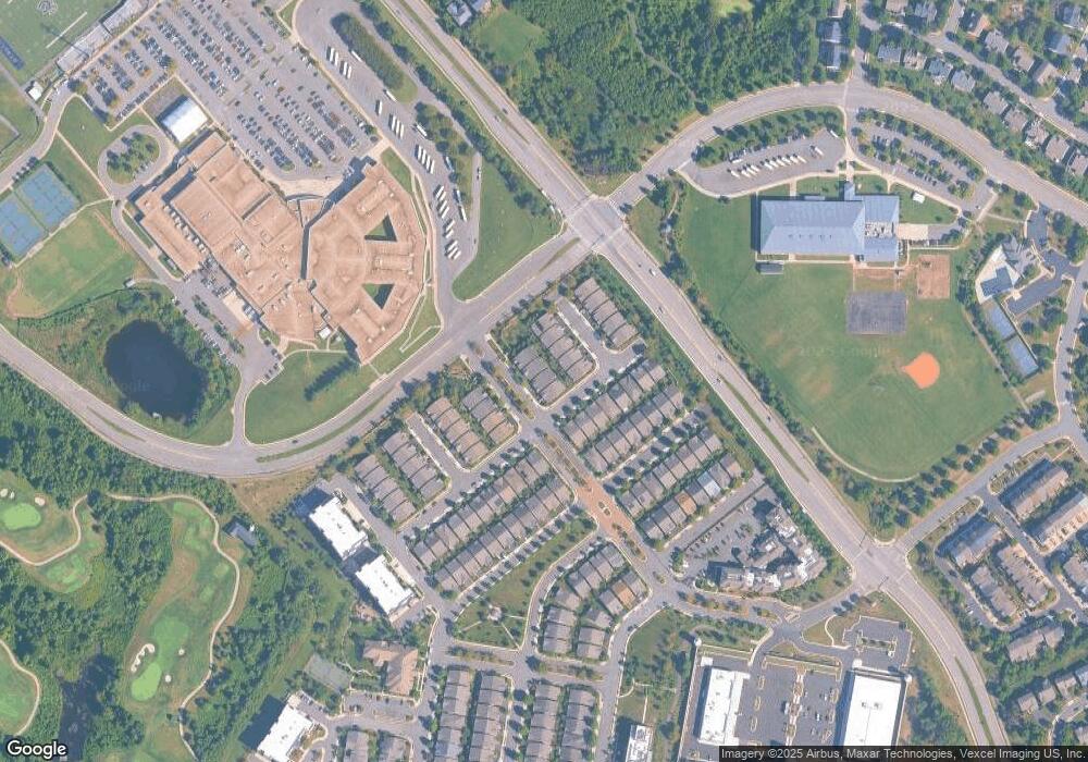 8402 Mountain Larkspur Dr, Lorton, VA 22079 - photo 1