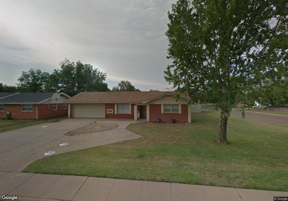 3000 W 16th St, Plainview, TX 79072 - photo 1