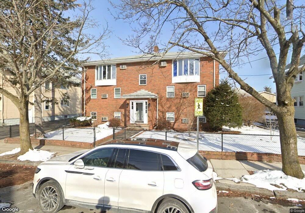 137 Oakland St unit 1, Malden, MA 02148 - photo 1