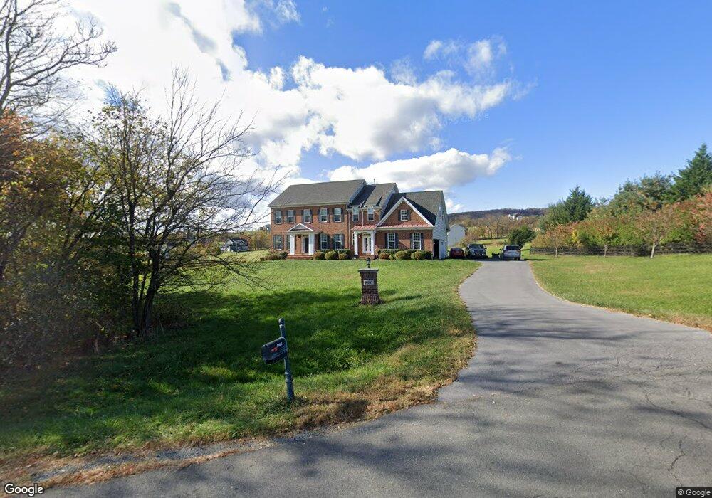 35517 Greyfriar Dr, Round Hill, VA 20141 - photo 1