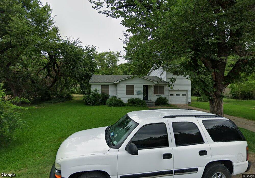 807 E 13th St, Bonham, TX 75418 - photo 1