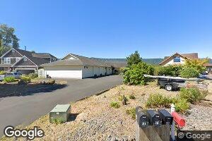 215 W Sunny Sands Rd, Cathlamet, WA 98612