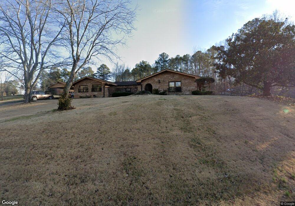 330 Camelot Cir NW, Calhoun, GA 30701 - photo 1