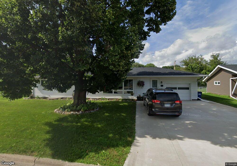 318 N 4th St, La Crescent, MN 55947 - photo 1