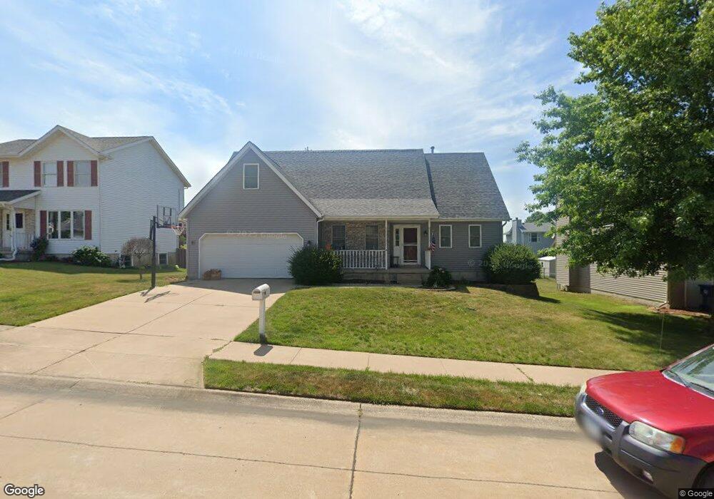 6118 N Linwood Ave, Davenport, IA 52806 - photo 1