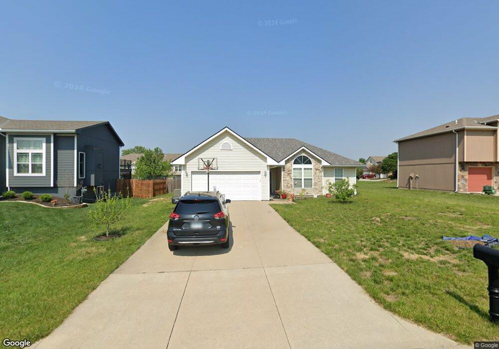 21110 Waterford Dr, Spring Hill, KS 66083 - photo 1