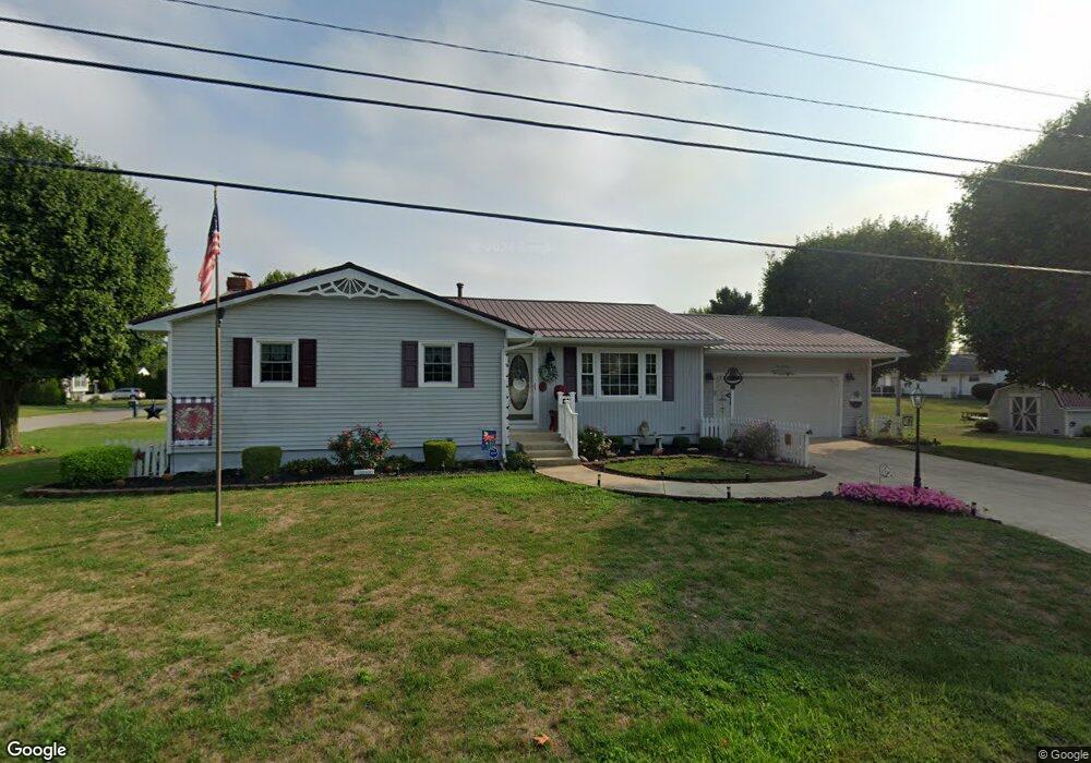 270 Hillcrest Dr, Circleville, OH 43113 - photo 1