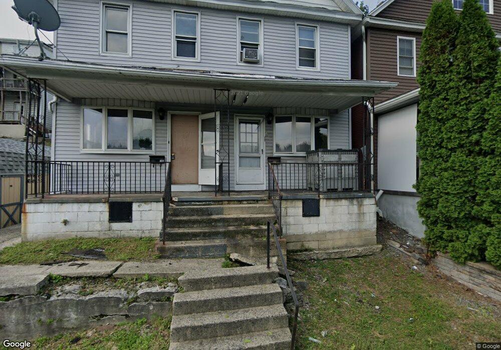 218 N Railroad St, Tamaqua, PA 18252 - photo 1