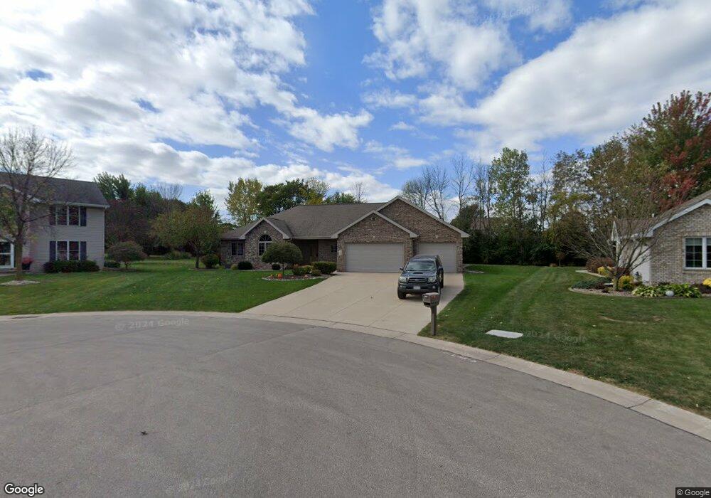 N9253 Bouquet Dr, Appleton, WI 54915 - photo 1