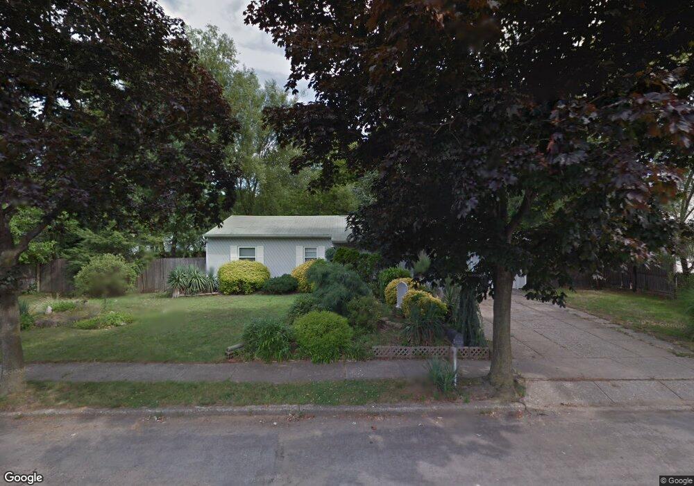 35 2nd Place, Central Islip, NY 11722 - photo 1