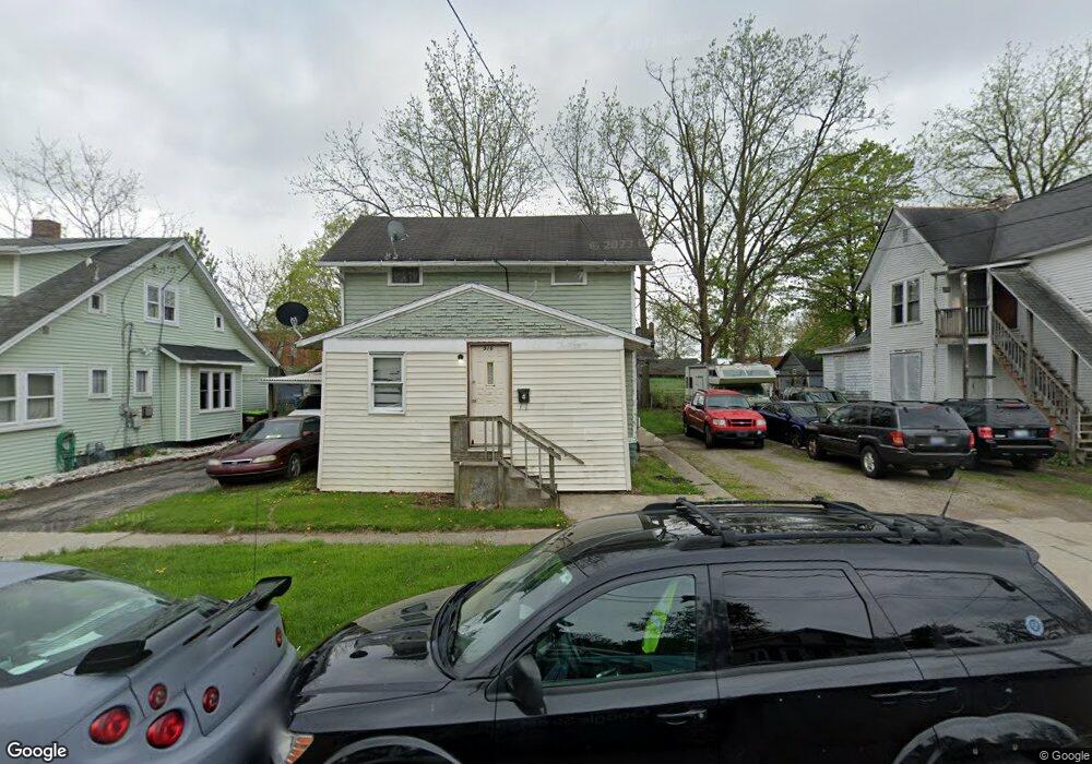 916 Frank St, Adrian, MI 49221 - photo 1