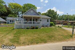 301 4th St, Fulton, IL 61252
