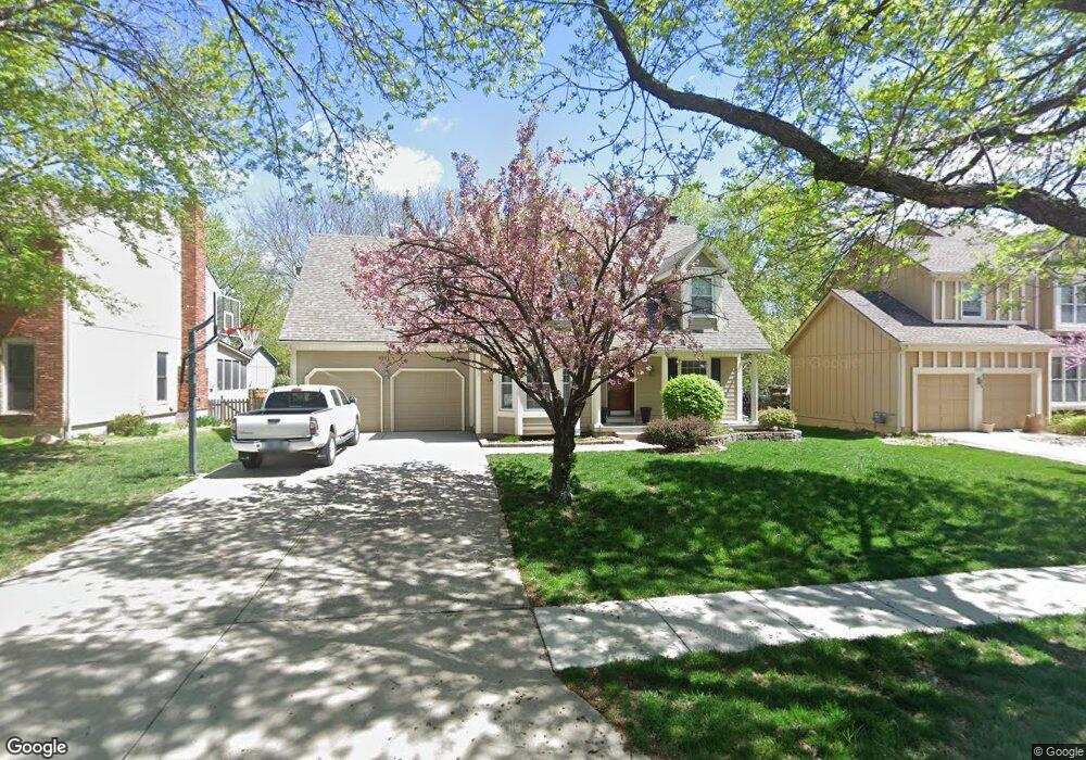 9331 Tomashaw Ln, Lenexa, KS 66219 - photo 1