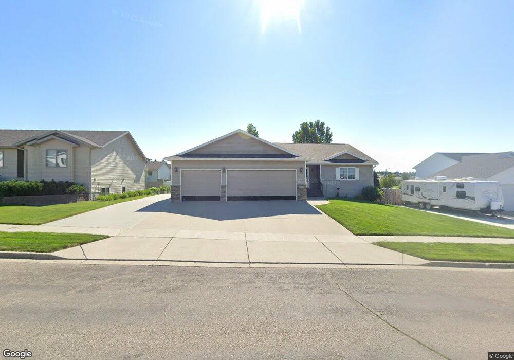 4901 Autumblaze Way, Bismarck, ND 58503 - photo 1