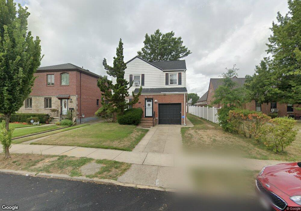 73-14 189th St, Flushing, NY 11366 - photo 1