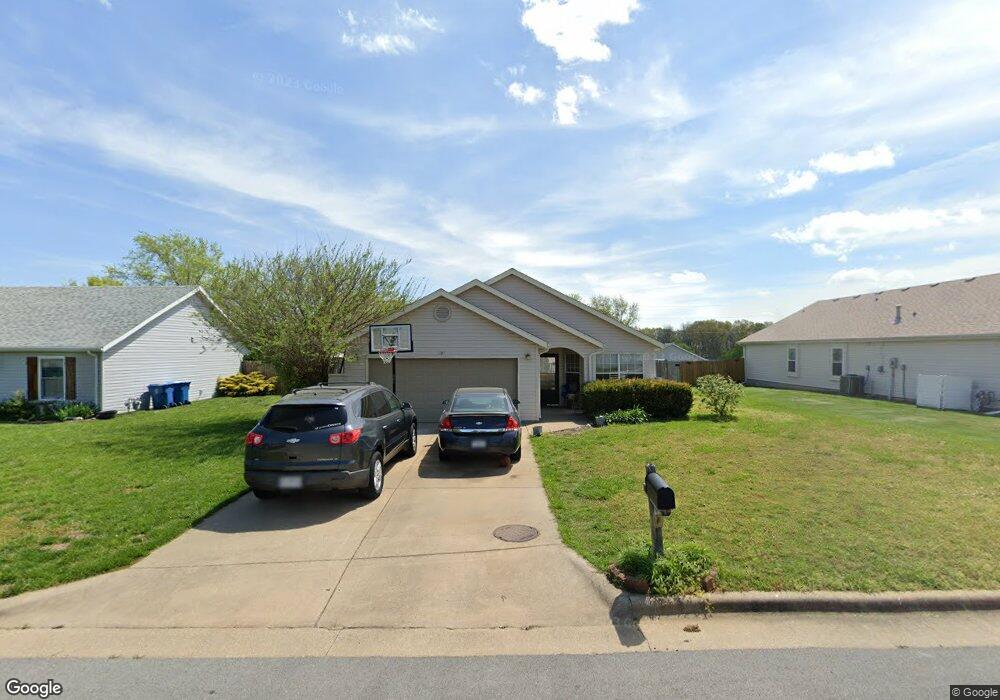 704 S Ridgecrest Ave, Nixa, MO 65714 - photo 1