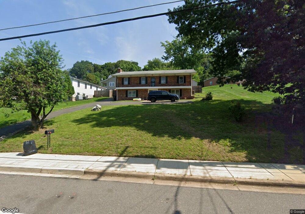 932 Owens Rd, Oxon Hill, MD 20745 - photo 1