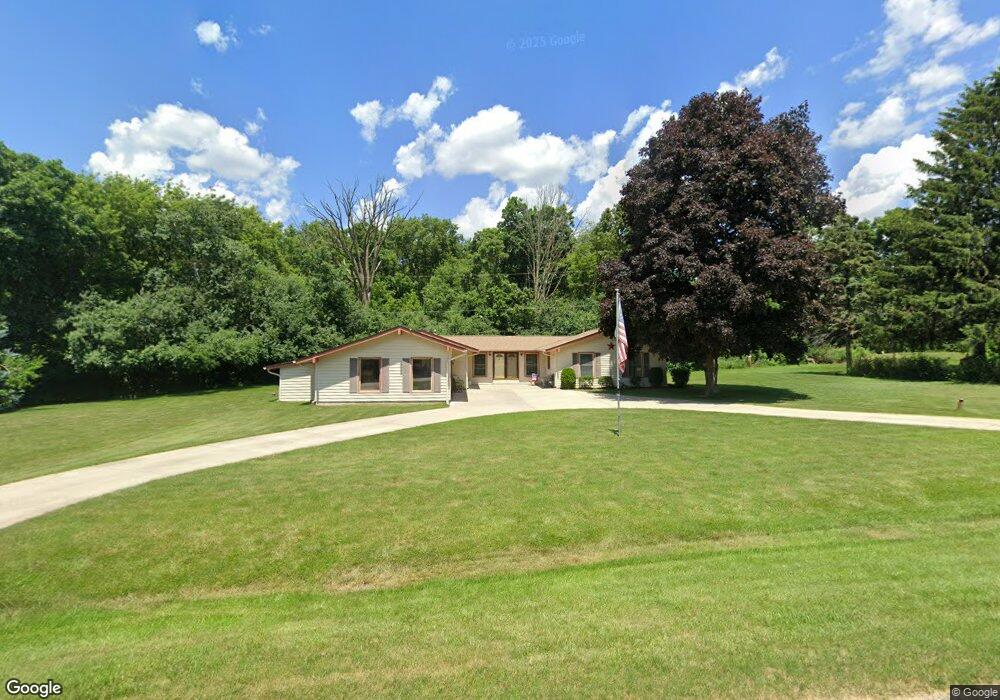 N51W27854 N Willow Creek Dr, Pewaukee, WI 53072 - photo 1