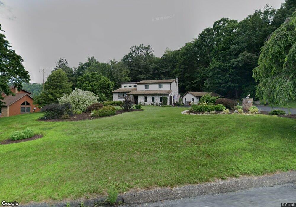 423 E Hancock St, Saint Clair, PA 17970 - photo 1