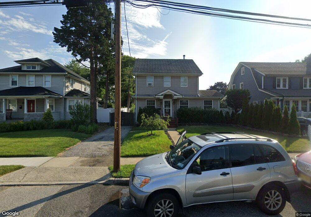 675 Lakeside Dr, Baldwin, NY 11510 - photo 1