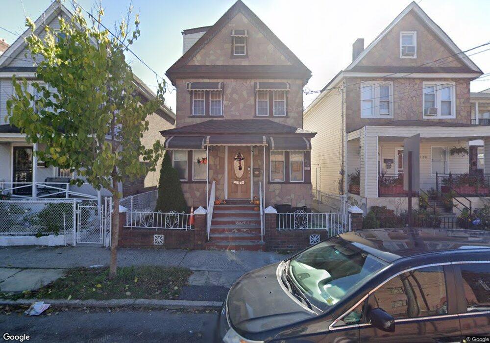 15710 111th Ave, Jamaica, NY 11433 - photo 1