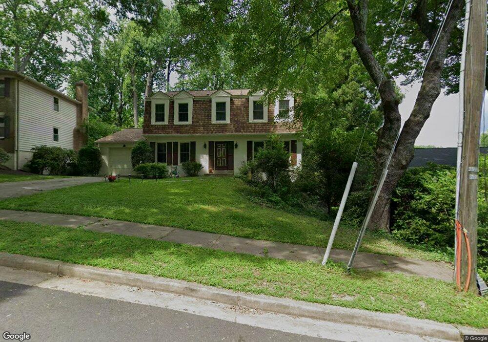 3227 Brookings Ct, Fairfax, VA 22031 - photo 1