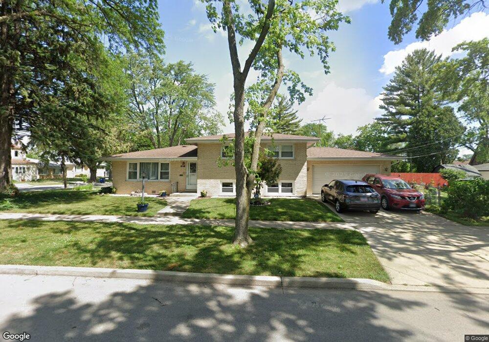 1693 Maple St, Des Plaines, IL 60018 - photo 1
