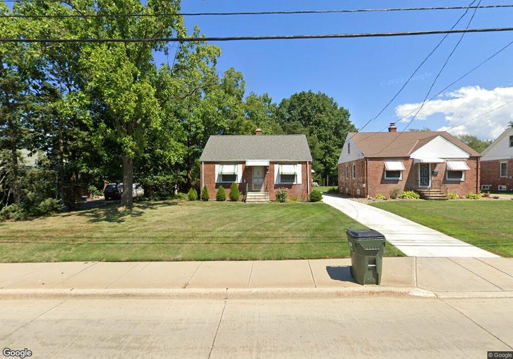 1821 Rockefeller Rd, Wickliffe, OH 44092 - photo 1