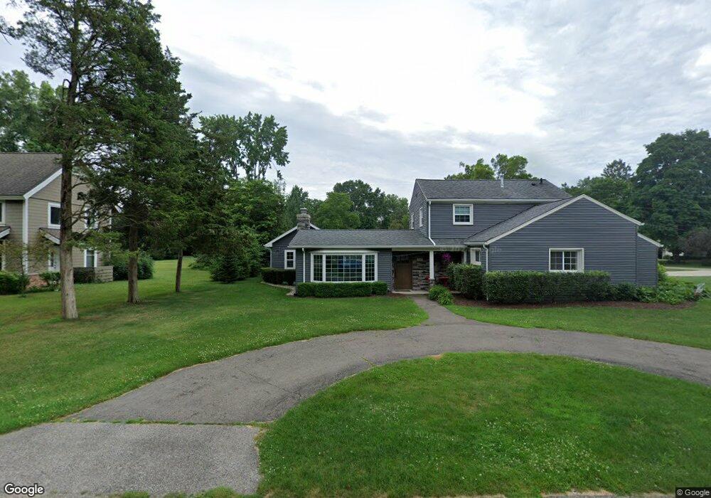 7625 Lilac Ct, West Bloomfield, MI 48324 - photo 1